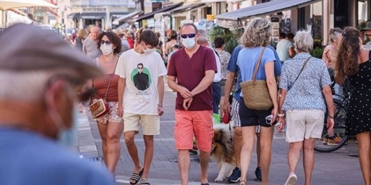 Yunanistan’da Covid-19 ile mücadelede tedbirler artırıldı