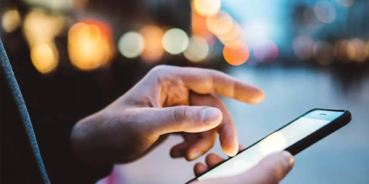 Yurt dışından getirilen cep telefonu için 2022'de ödenecek tutar belli oldu