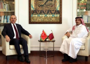 Çavuşoğlu'na 'Katar'a mali destek için mi geldiniz?' diye soruldu, TRT yayını kesti