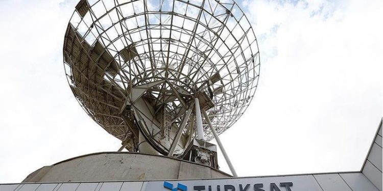 Çift maaşlı bürokratlara milyonlar akıttılar