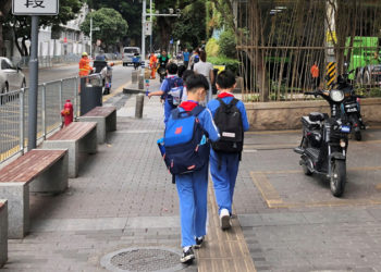 Çin'de azalan nüfusa karşı bebek yapan çiftlere kredili teşvik