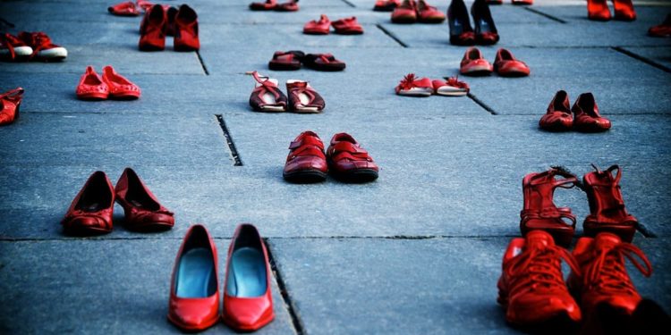 Ölüp duran kadınlar