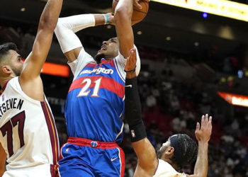 Ömer Faruk Yurtseven double-double yaptı, Miami Heat seriyi 4 maça çıkardı