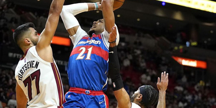 Ömer Faruk Yurtseven double-double yaptı, Miami Heat seriyi 4 maça çıkardı