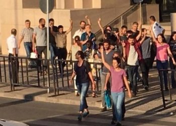 Özgür Gündem davasında yargılanan 22 gazeteciye beraat