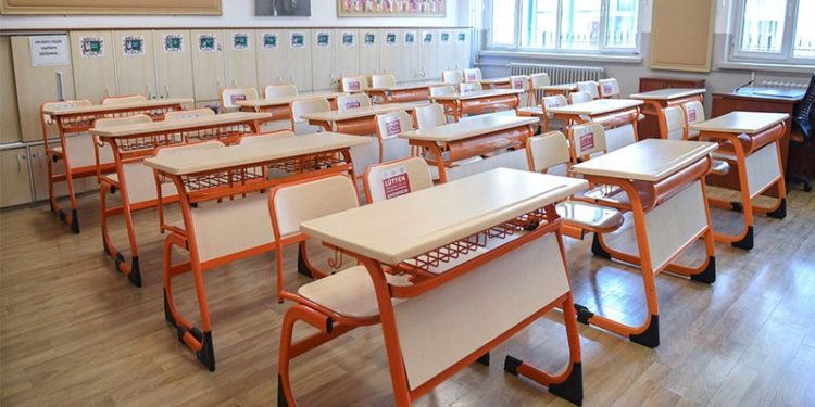 Öğrenciye şiddet uygulayan öğretmene soruşturma