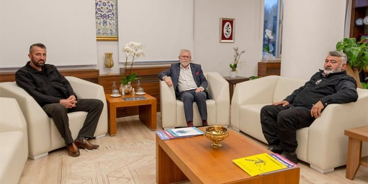 Üniversite, tarikatlar ve vakıfların kıskacında