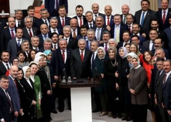 Üstün: AKP'li vekiller 'Bu hikaye bitti' diyor