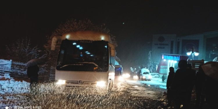 Üç ilde kar nedeniyle eğitime ara verildi