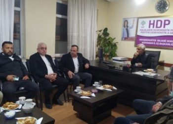 İHD’den ‘siyasal düşüncelere özgürlük’ nöbeti