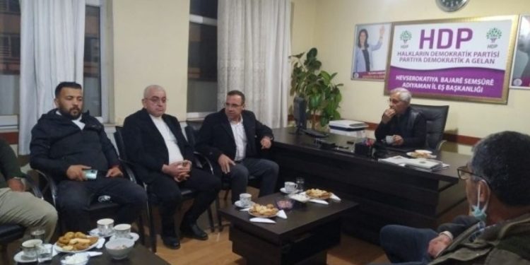 İHD’den ‘siyasal düşüncelere özgürlük’ nöbeti