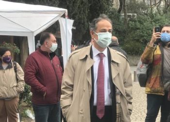 İhbarla iki öğrenciyi tutuklatan Naci İnci, bu kez eylem yapan akademisyenleri şikayet etti