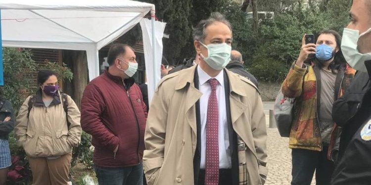 İhbarla iki öğrenciyi tutuklatan Naci İnci, bu kez eylem yapan akademisyenleri şikayet etti