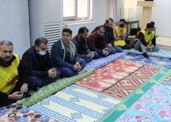 İhraç edilen öğretmenler 2 günlük eylemlerini sonlandırdı