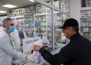 İlaç krizinde hedef gösterilen eczacılardan Sağlık Bakanlığı'na tepki: Sorumluluğu üzerinden atıyor