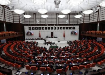 İmralı tecridine tepki: Öcalan'ın ülkeye barışı getireceğini biliyorsunuz