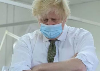 İngiltere Başbakanı Johnson yeni Covid önlemlerini ihtimal dışı bırakmadı