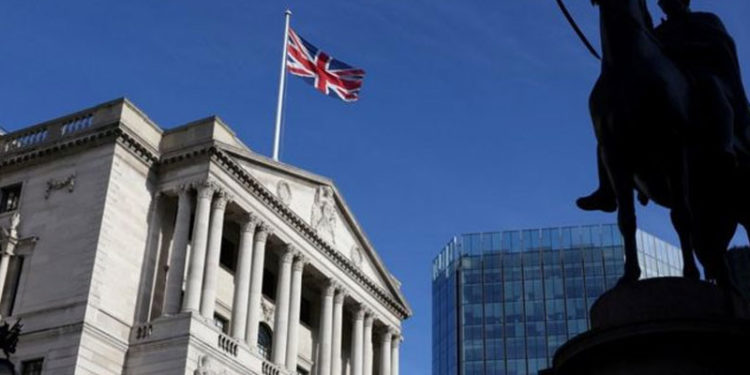 İngiltere Merkez Bankası, 3 yıl sonra ilk kez faiz artırdı