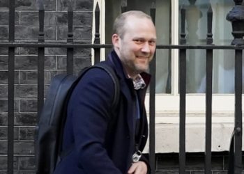 İngiltere'de 'Başbakanlık'ta Covid kurallarına uyulmadı' tartışması büyüyor: Boris Johnson'ın basın danışmanı da hedefte