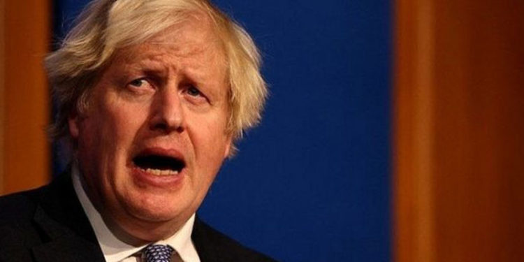 İngiltere'de iktidar partisinden 100'e yakın vekilin Covid önlemleri isyanı, Başbakan Johnson'a ne kadar zarar verdi?
