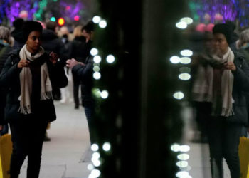 İngiltere'de istatistikler: Londra'da her 10 kişiden biri koronavirüs taşıyor