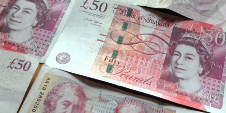 İngiltere'de çalışan Türkiyeliler sterlin 20 TL'yi geçince ne hissetti?