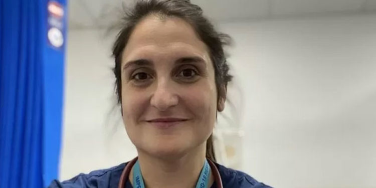 İngiltere'deki bir hemşirenin Covid gözlemi: Yoğun bakımda solunum cihazına bağlanan koronavirüs hastalarının yüzde 80'i aşı olmayanlar