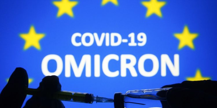 İngiltere’de Omicron alarmı: 4’üncü seviyeye yükseltildi