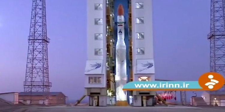 İran nükleer müzakereler devam ederken uzaya 'uydu taşıyan roket' fırlattı