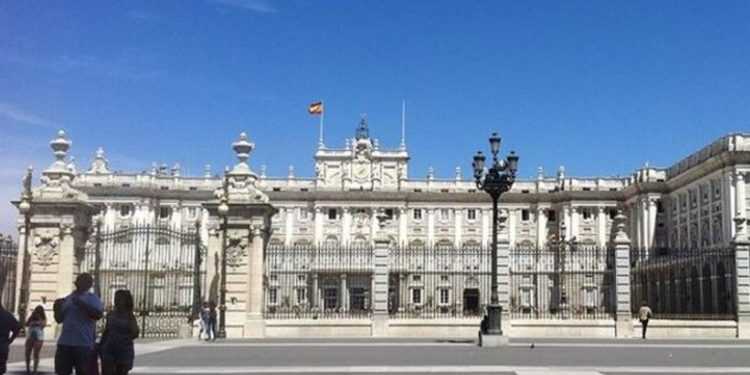 İspanya Merkez Bankası, ülkenin büyüme tahminini düşürdü