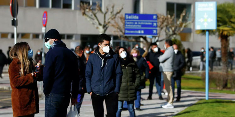 İspanya'da geçen hafta her 100 kişiden biri Kovid-19'a yakalandı