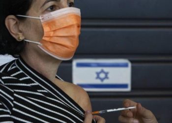 İsrail'de Covid-19 aşısında dördüncü doz tartışması