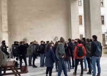 İstanbul Üniversitesi’nde ülkücülerden öğrencilere saldırı girişimi