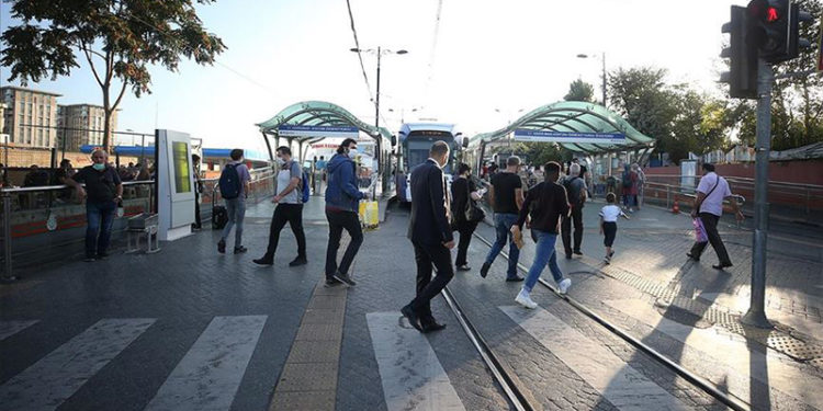 İstanbul İl Sağlık Müdürü'nden yılbaşı açıklaması: Kısıtlama ve kapanma yok; panikle, korku ile değil, tedbirle de bu işin üstesinden geleceğiz