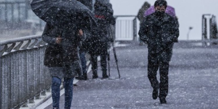 İstanbul'da bu gece karla karışık yağmur başlayacak