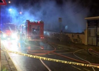 İstanbul'da gecekondu yangını: 1 ölü
