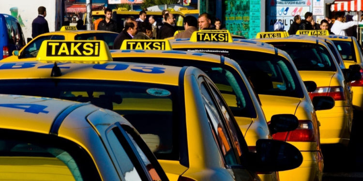 İstanbul’da taksi ücretlerine yüzde 36, servislere ise yüzde 27 zam yapıldı