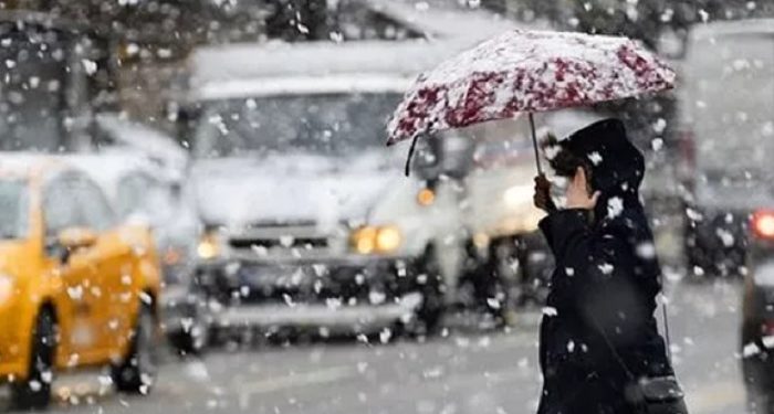 İstanbul’da yüksek kesimlere kar yağdı
