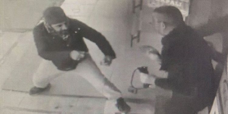 'İstediğin ilaç yok' diyen eczacıya bıçaklı saldırı