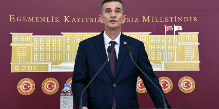 İyi Partili Dikbayır: Döviz kurunu ancak geçen haftaki seviyeye indirip, neyi düzelttiğini iddia ediyorsun?