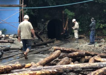 İzmir Valisi: Göçükte can kaybı yok, 22 işçi hafif yaralandı