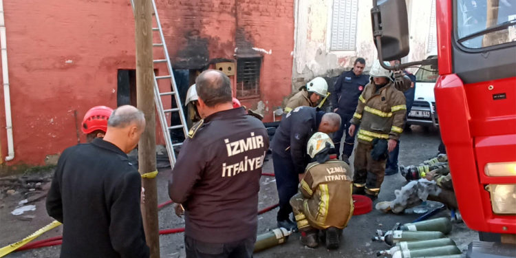 İzmir’de yangın faciası: Üç kardeş hayatını kaybetti