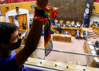 Şili Kongresi eşcinsel evliliği onayladı