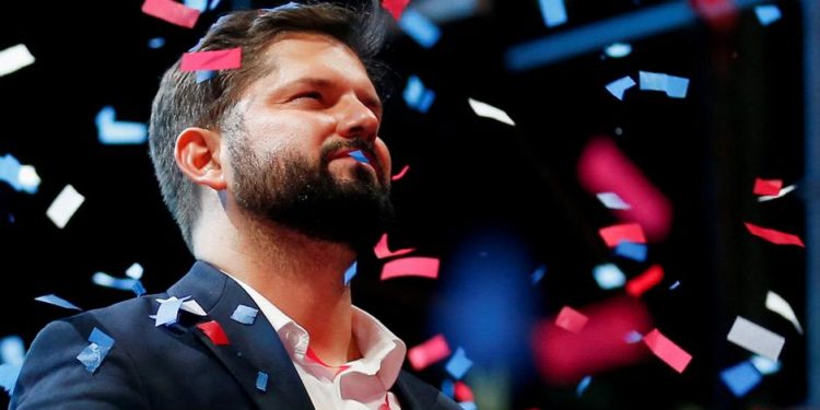 Şili'nin dövmeli devlet başkanı: Gabriel Boric