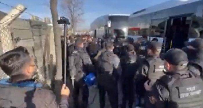 ‘Barınamıyoruz’ eylemi için Ankara’ya gelen öğrenciler gözaltına alındı