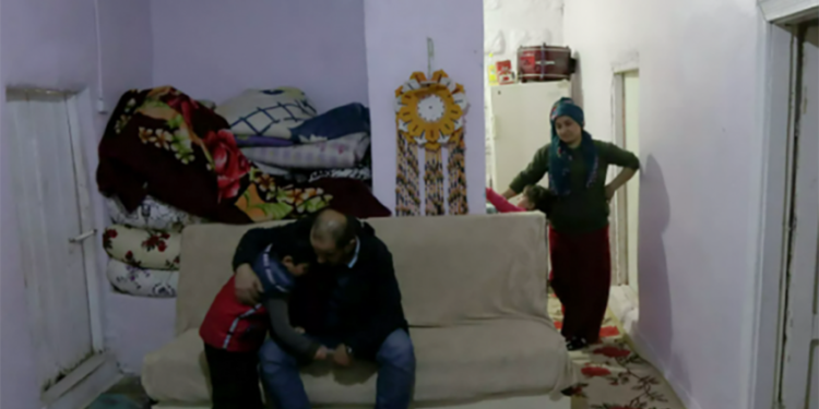 ‘Dilenmesem tencerem kaynamıyor’: Donarak ölen bebekler ülkesi Türkiye