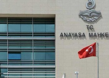 ‘Ekonomik OHAL’ tartışması: ‘Peki bir KHK AYM’yi kapatırsa ne olur?’