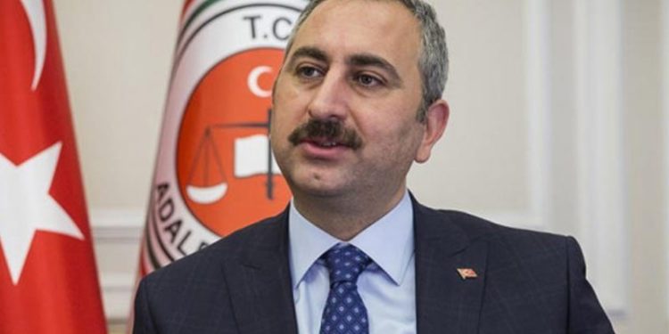 ‘En çok soru yanıtlamayan bakan’ Abdulhamit Gül oldu