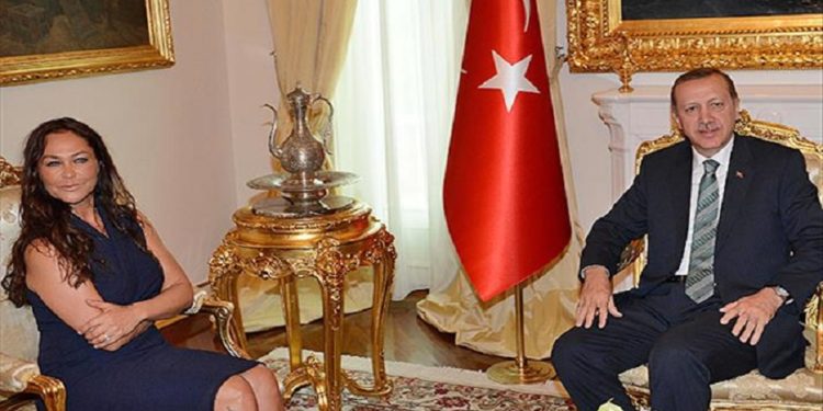 ‘Gerekirse simit yiyeceğiz’ diyen Hülya Avşar’a tepki yağdı