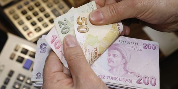 ‘Saray’da personele elden 5 bin 500’er TL nakit dağıtıldı’ iddiası